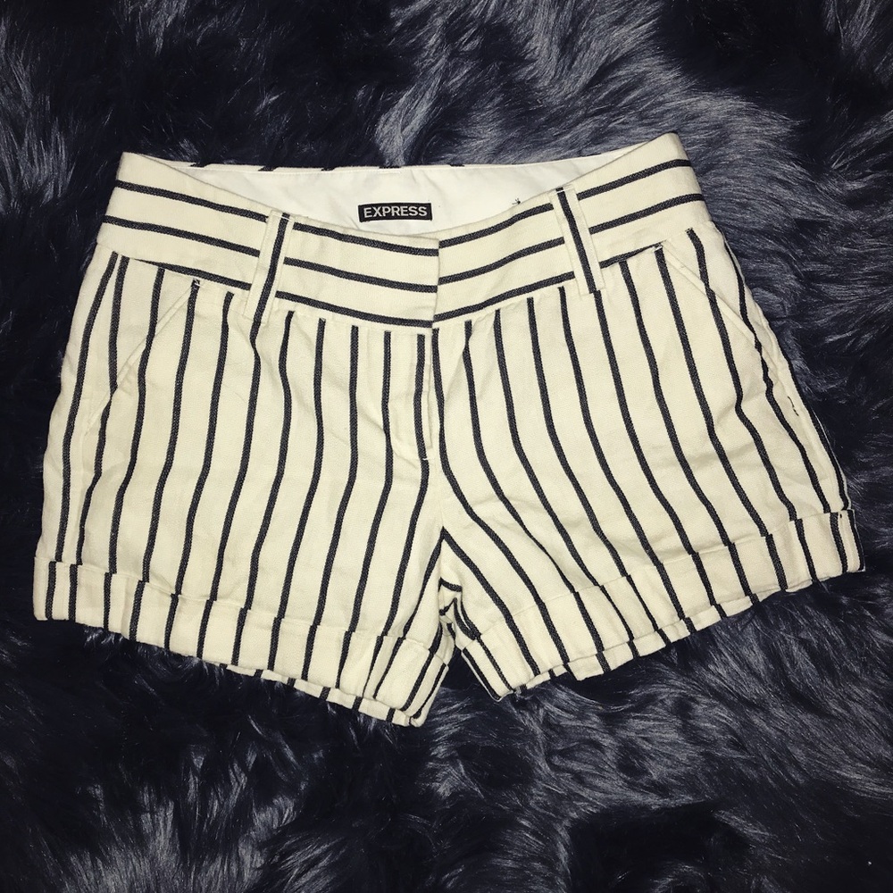 EXPRESS SHORTS